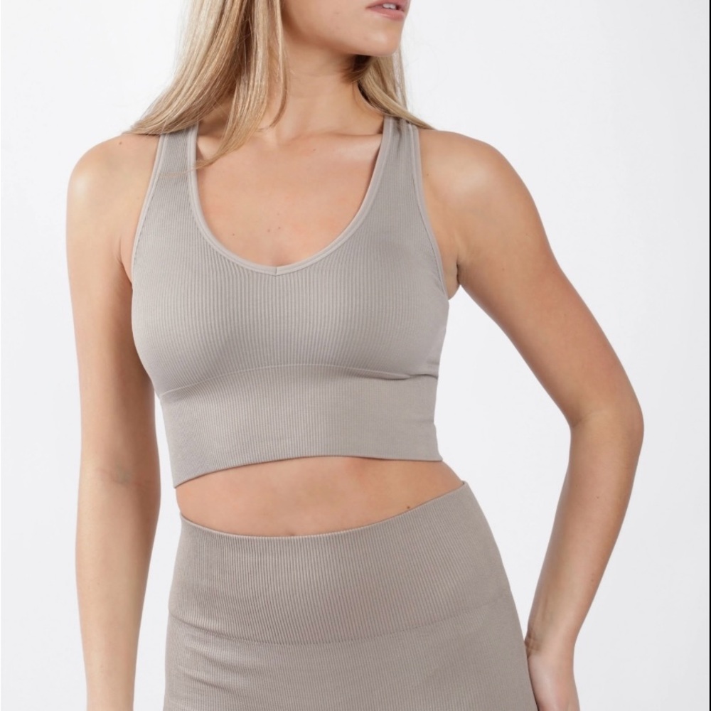 90 Degree By Reflex Ribbed Sports Bra in Taupe. Size Medium.